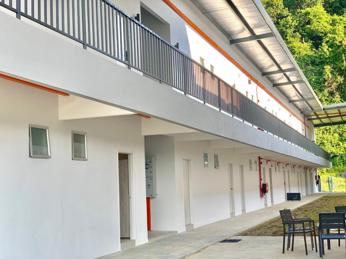 The Sassy House Hostel ปันไตเจอนัง ภายนอก รูปภาพ