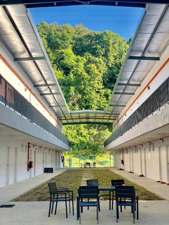 The Sassy House Hostel ปันไตเจอนัง ภายนอก รูปภาพ